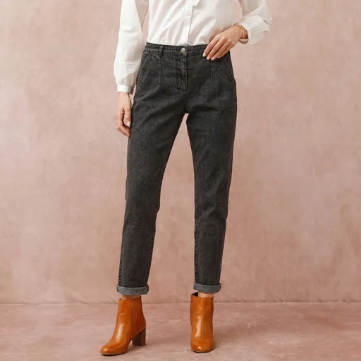 Blugi mom cu talie înaltă