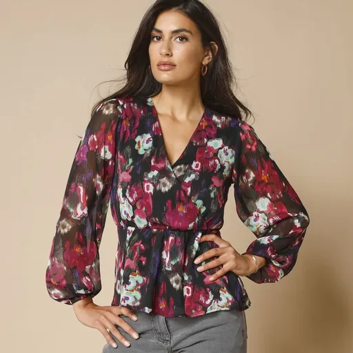 Bluză cu decolteu încrucișat, voal imprimat