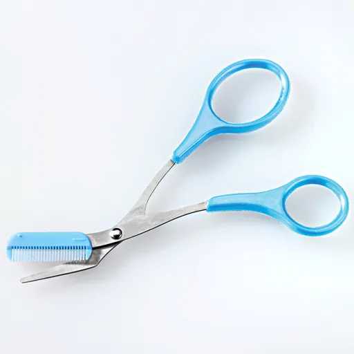 Foarfecă pentru sprâncene