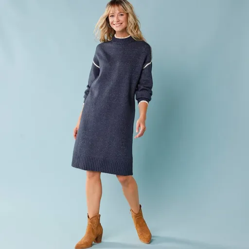 Rochie pulover cu dungi contrastante, pentru o siluetă minionă