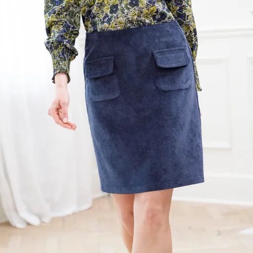 Fustă scurtă din catifea reiată cu buzunare