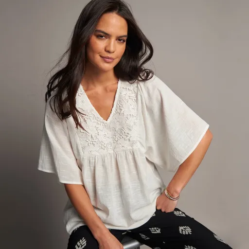 Tunică cu dantelă și mâneci largi 3/4