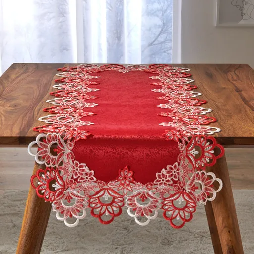 Traversă de masă cu dantelă