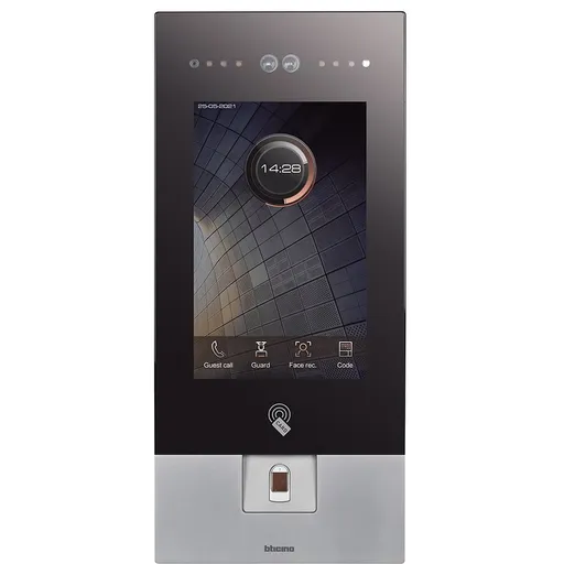 Panou de acces video IP cu ecran tactil de 10 , recunoastere faciala, cititor de amprente si cititor de ecusoane Bticino 374000