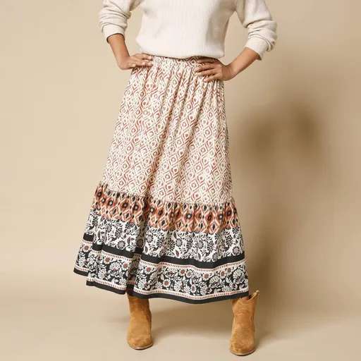 Fustă lungă și largă cu imprimeu