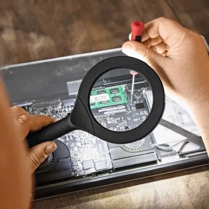 Mărire de mână cu LED-uri