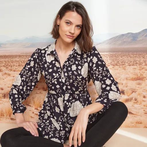 Tunică cu nasturi și imprimeu