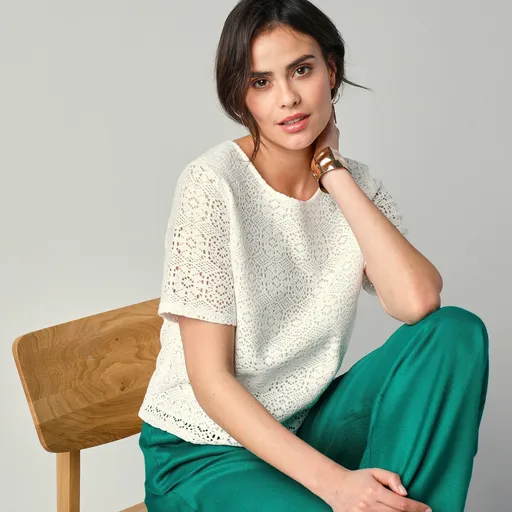 Tricou cu dantelă și căptușeală