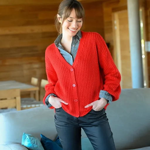 Pulover cu nasturi largi, cu atingere de mohair