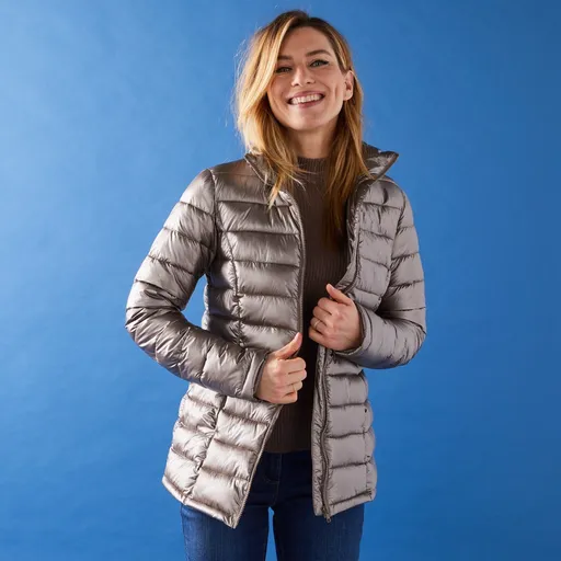 Jachetă matlasată impermeabilă cu fermoar și efect metalic