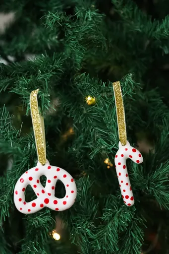 Ornament de brad de Crăciun, BSY521, Ceramica, Alb/Rosu