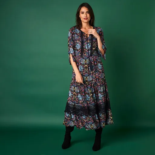 Rochie lungă cu imprimeu și mâneci lungi