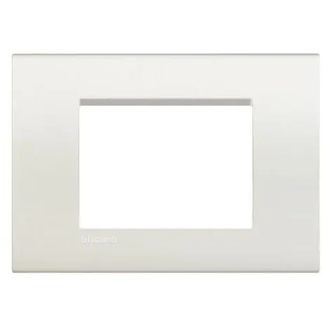 Rama ornament 3 module Living Light Bticino LNA4803BI, alb
