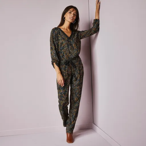 Pantaloni chino cu imprimeu și curea, creponat