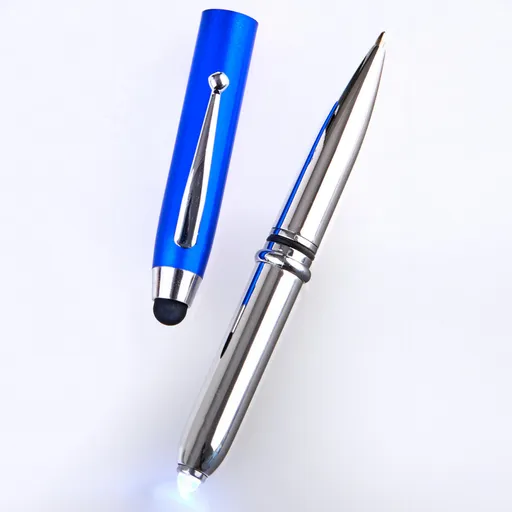 3 Stilouri cu lanternă pentru ecrane tactile