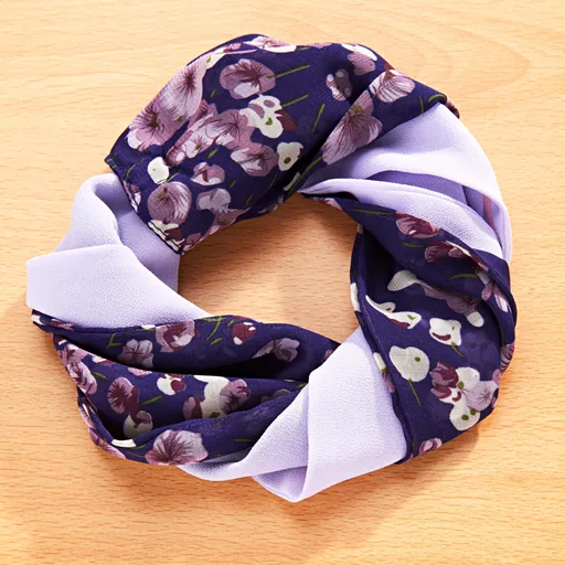 Eșarfă cu închidere magnetică