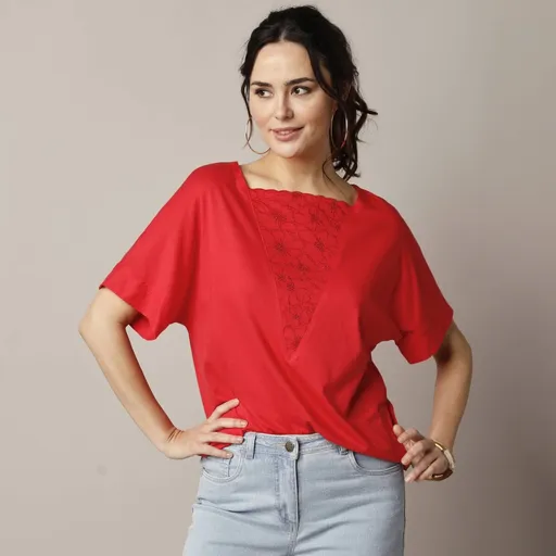 Tricou drept cu broderie