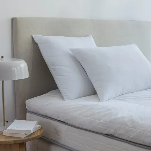 Pernă din microfibră, fermitate medie