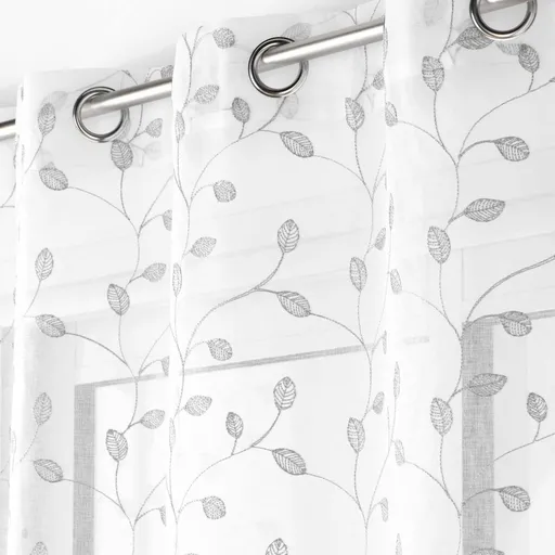 Perdea voal cu broderie de frunze, cu ochiuri la capăt