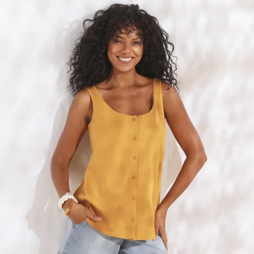 Top de culoare solidă cu nasturi