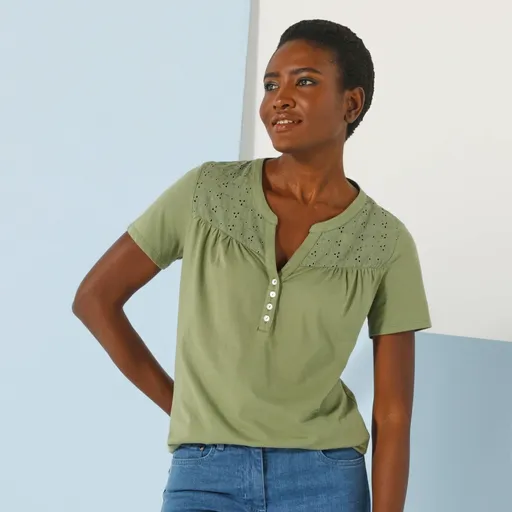 Tricou cu decolteu cu nasturi, mâneci scurte și madeira