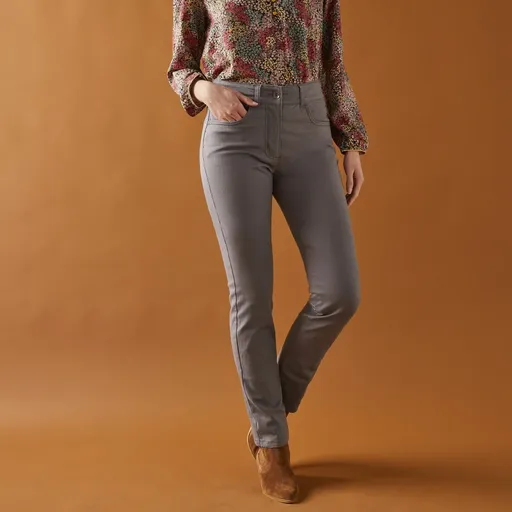 Pantaloni drepți de slăbire, siluetă mică