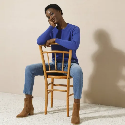 Pulover cu guler rotund din lână de miel