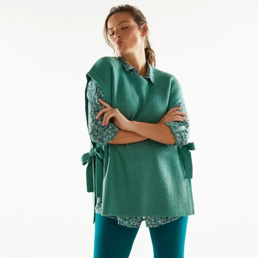 Vestă lungă din tricot neted, cu legături pe laterale, atingere mohair