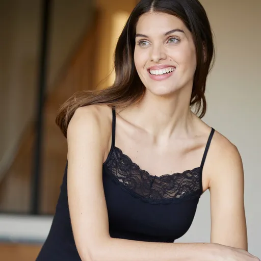 Set de 2 topuri cu bretele înguste, din bumbac cu dantelă, fără cusături laterale