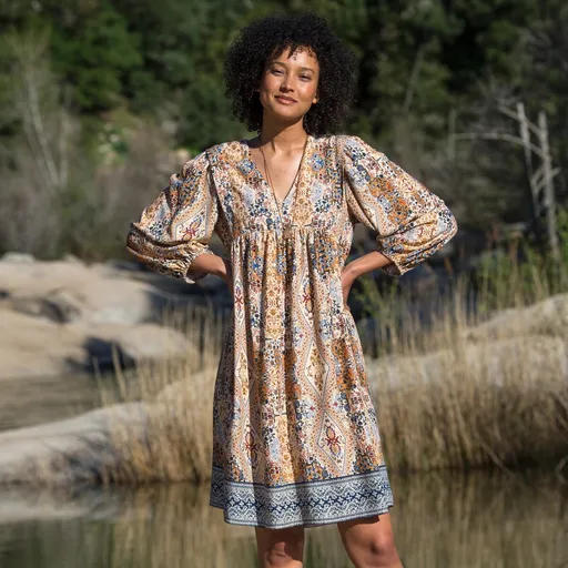 Rochie cu imprimeu și mâneci largi