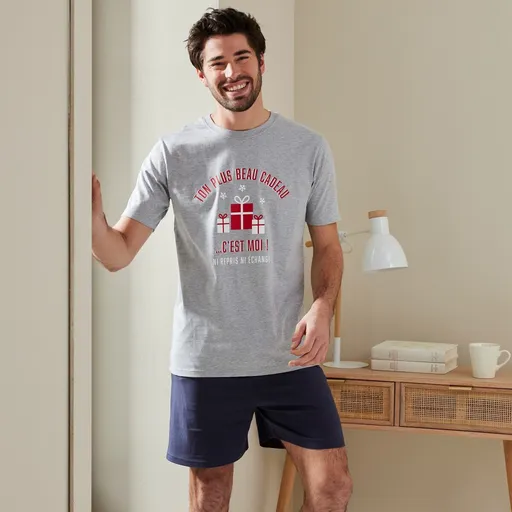 Pijama cu pantaloni scurți și text imprimat