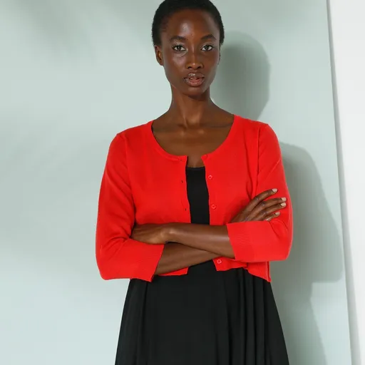 Bolero tricotat cu nasturi, cu mâneci 3/4