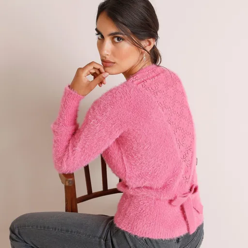 Pulover tricotat cu păr și dantelă la spate