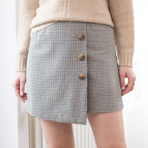 Pantaloni scurți în carouri